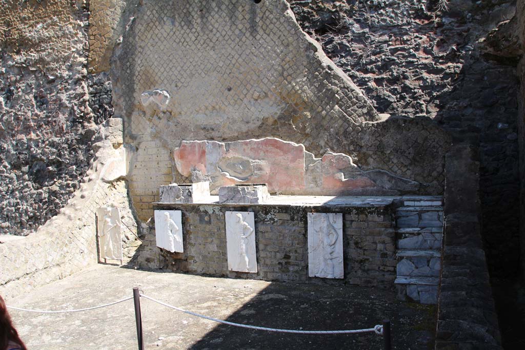 Herculaneum, April 2014. Sacred Area terrace, looking towards the shrine of the Four Gods.
Photo courtesy of Klaus Heese.